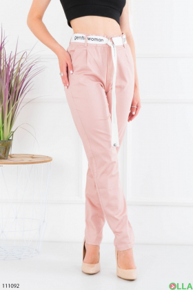 Женские светло-розовые брюки с ремнем