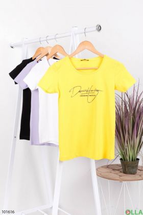 Женская желтая футболка с надписью