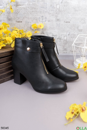 Women's boots with heels