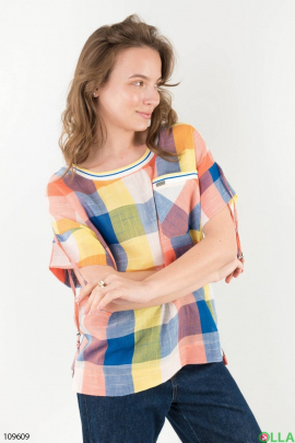 Жіноча різнокольорова футболка у клітку