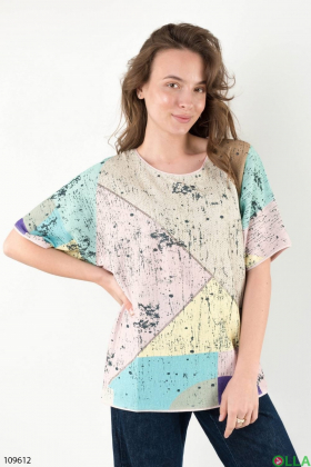 Женская разноцветная футболка в принт