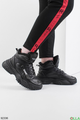 Жіночі зимові чорні кросівки з еко-шкіри