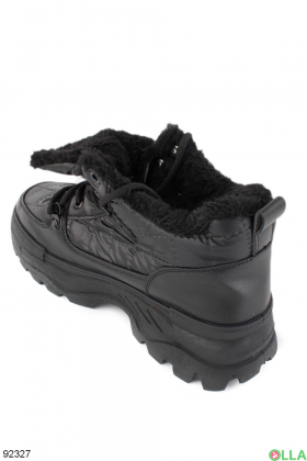Женские зимние черные кроссовки из эко-кожи
