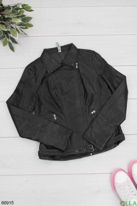 Женская черная куртка из экокожи