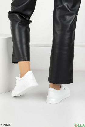 Жіночі білі кросівки із еко-шкіри