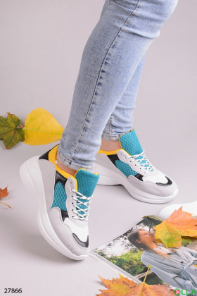 Women's sneakers, with uppers in different colors