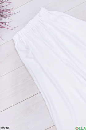 Женская белая юбка с поясом