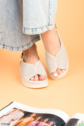 Women's light beige low-top sandals