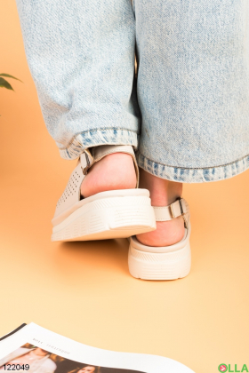 Women's light beige low-top sandals