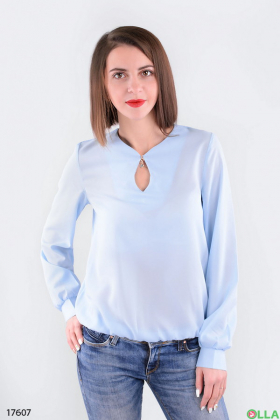 Женская блузка на резинке голубого цвета