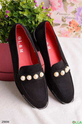 Black shoes with beads