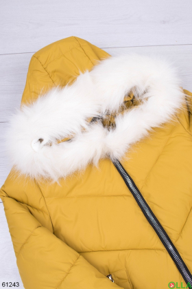 Женская темно-желтая зимняя куртка