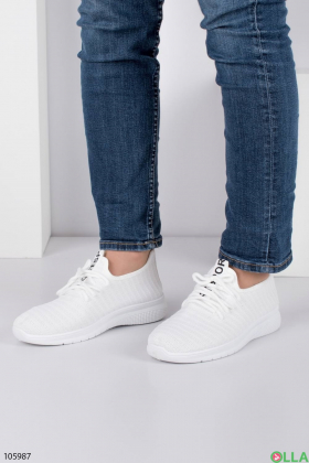 Женские белые кроссовки из текстиля
