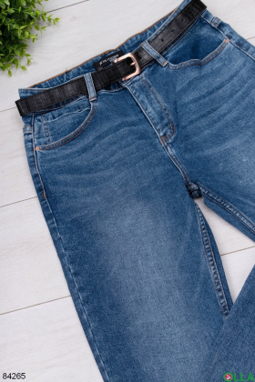 Женские синие джинсы в классическом стиле