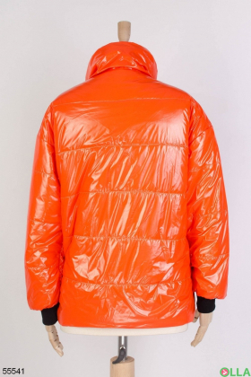 Жіноча помаранчева куртка