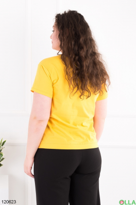 Женская желтая футболка батал с принтом