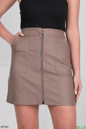 Женская коричневая юбка из эко-кожи