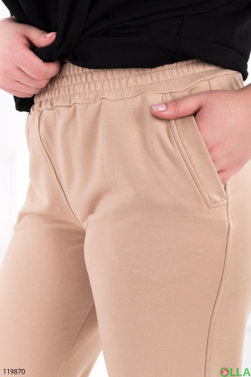Жіночі світло-бежеві спортивні брюки-джогери батал