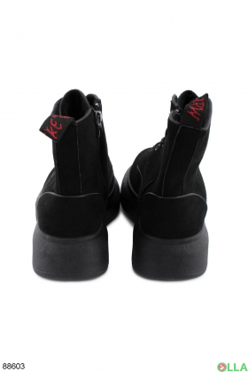 Жіночі чорні черевики на низькому ходу