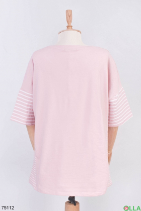 Women's pink t-shirt with a pattern