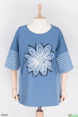 Women's blue t-shirt with a pattern