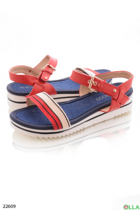 Casual sandals with denim insole