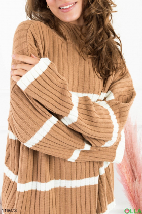 Жіночий бежевий в смужку светр оверсайз