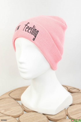 Женская розовая шапка с надписью