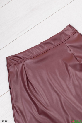 Женская бордовая юбка из эко-кожи
