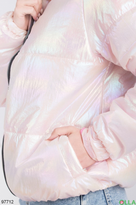 Женская розовая куртка с напылением