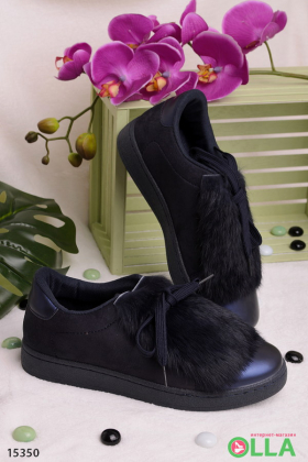 Women's sneakers decorated with fur