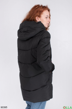 Жіноча зимова чорна куртка з капюшоном