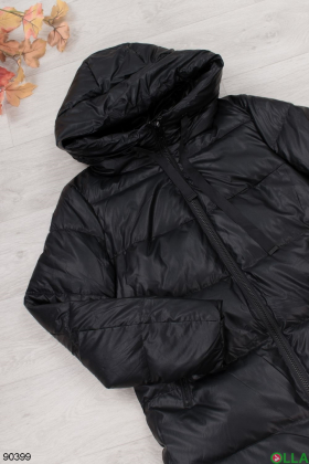 Жіноча зимова чорна куртка з еко-шкіри
