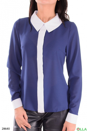 Синяя блузка с белой окантовкой
