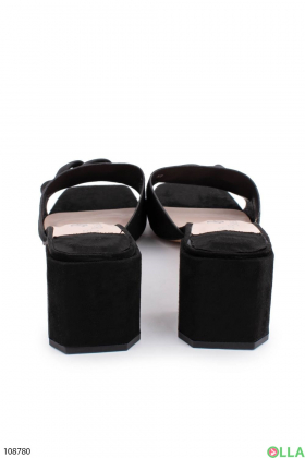 Women's black heeled slippers