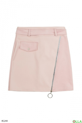 Women's skirt with a patch pocket