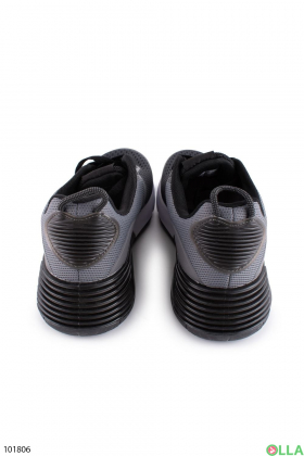 Чоловічі чорно-сірі кросівки