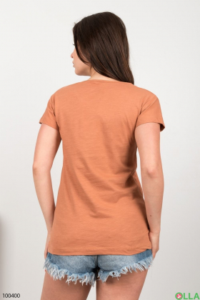 Женская коричневая футболка с принтом