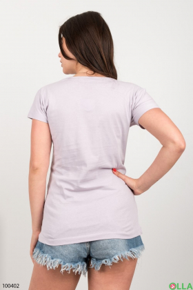Женская лиловая футболка с принтом