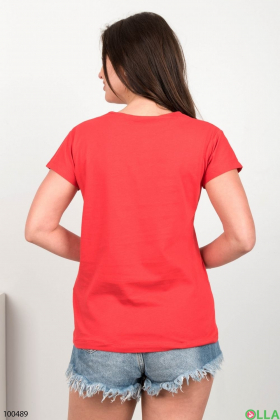 Женская красная футболка с надписью
