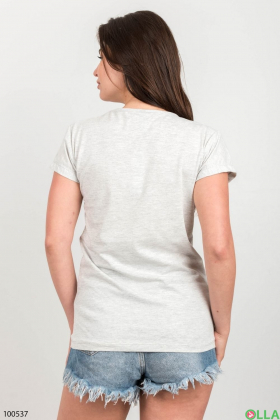 Жіноча світло-сіра футболка з написом