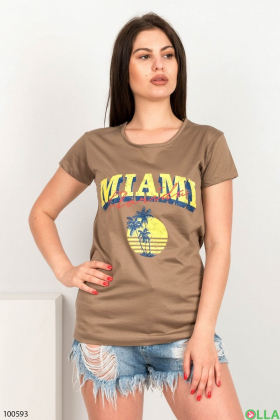 Жіноча коричнева футболка з написом