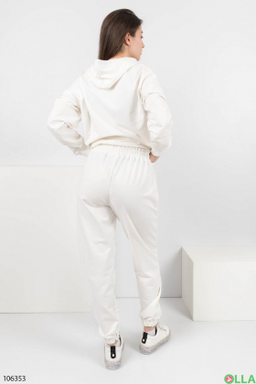 Жіночий білий спортивний костюм