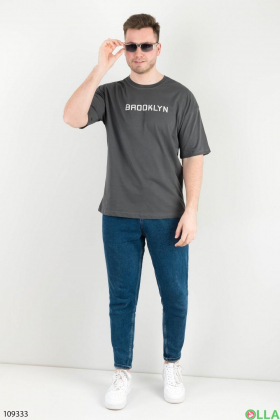 Чоловіча темно-сіра футболка з написами