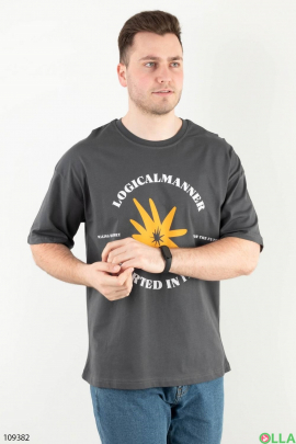 Мужская темно-серая футболка с принтом