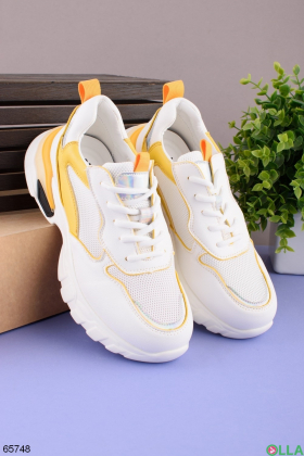 Жіночі біло-жовті кросівки на шнурівці