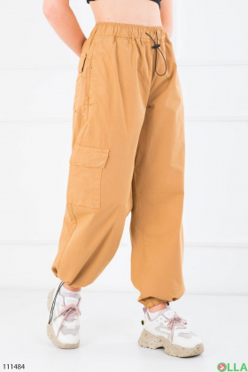 Жіночі бежеві брюки-карго