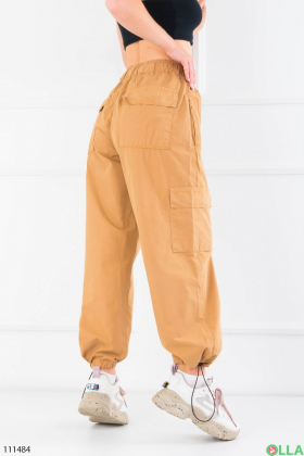 Жіночі бежеві брюки-карго