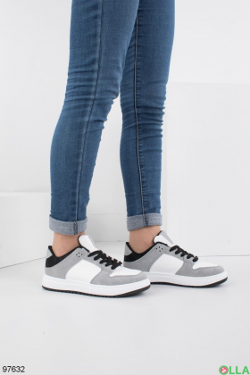 Жіночі сіро-білі кросівки із еко-шкіри