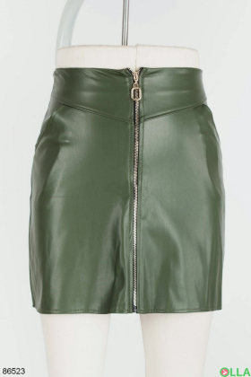Женская зеленая юбка из эко-кожи